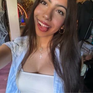 Meet your Posher, Melissa